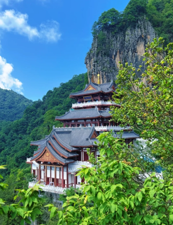 Hike Nangong Mountain: A Complete Guide for Foreign Travelers