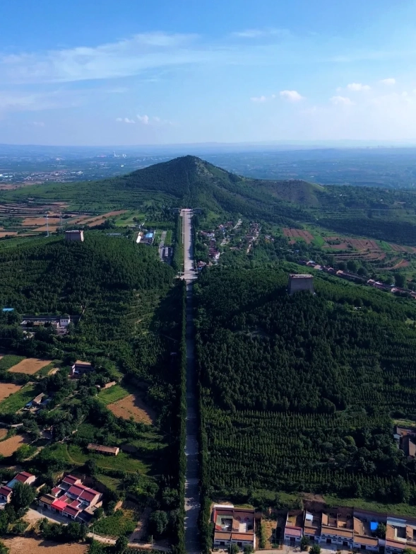 Qianling Mausoleum: Visiting the Tomb of China's Only Female Emperor