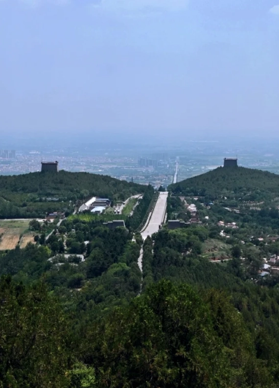 Travel photos of Xianyang: Empress Wu Zetian tomb