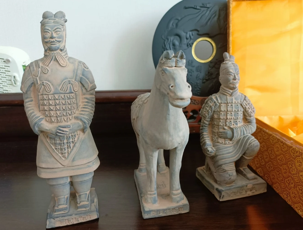 terracotta warrior souvenirs shopping