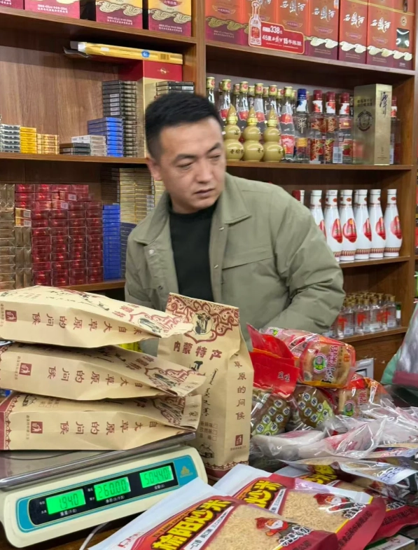 Travel photos of Yulin: Yulin Shaanxi tourist shopping