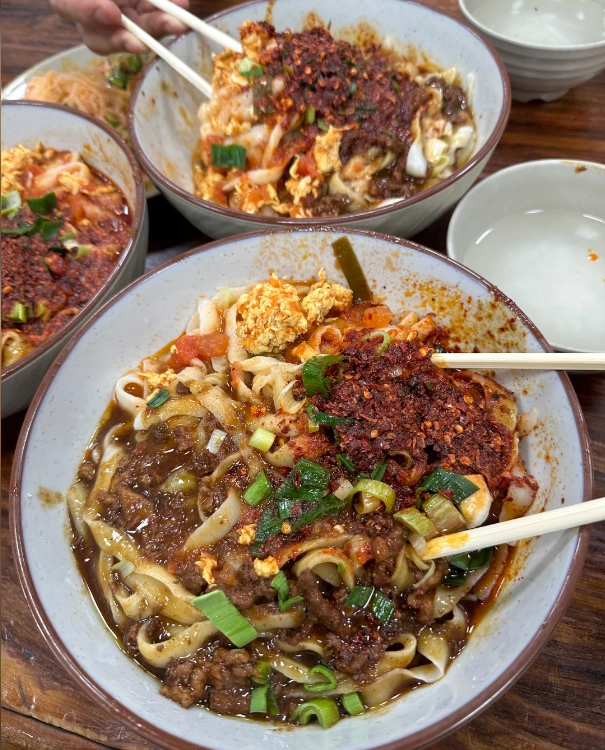 Xi'an Noodles: A Practical Guide to the City's Best Bowls