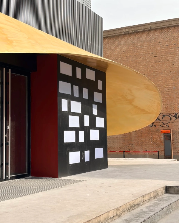 Travel photos of Beijing: Beijing art galleries