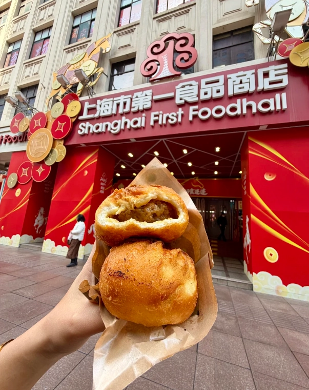 Shanghai Nanjing Road Food Guide: What to Eat and How to Avoid Crowds