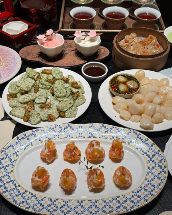 revolving restaurant shanghai