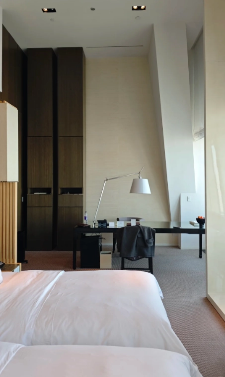 stay near Shanghai Tower stay near Shanghai Tower
