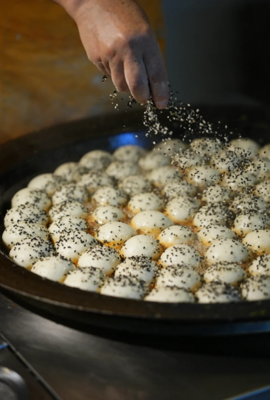 Shanghai shengjian mantou