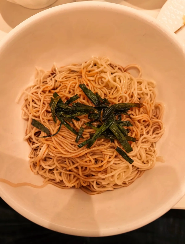 Shanghai Congyou Banmian: Finding the Perfect Crispy Onion Noodles