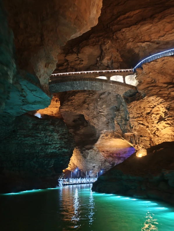Yellow Dragon Cave tour Yellow Dragon Cave tour