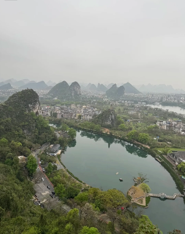 Travel photos of Guilin: Elephant Trunk Hill history