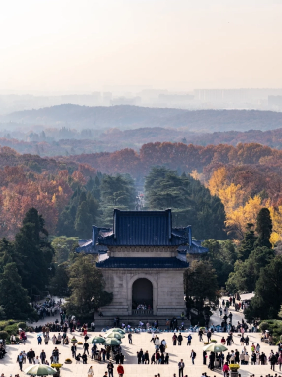 Sun Yat-sen Mausoleum: How to Visit Without the Crowds