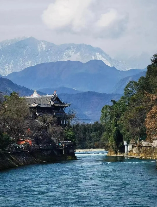 solo female travel china