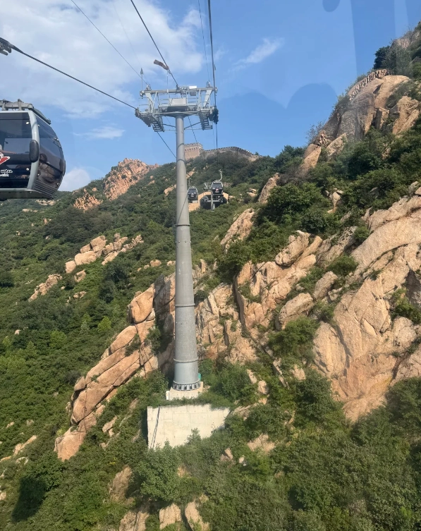Badaling cable car vs walking Badaling cable car vs walking