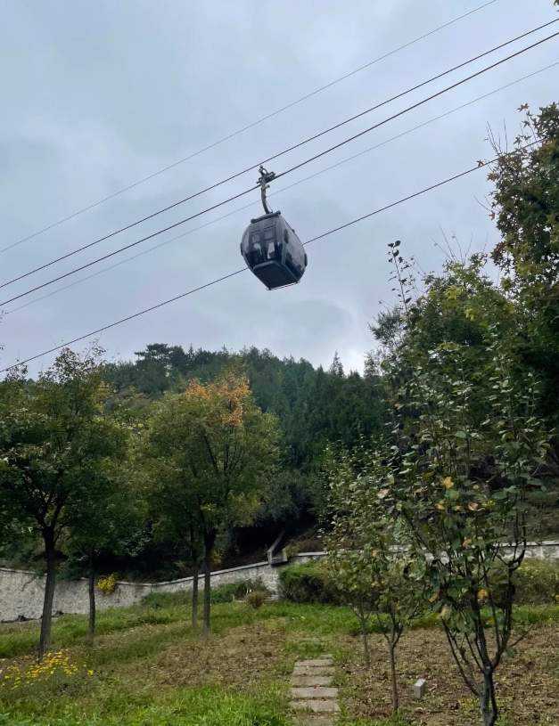 Badaling cable car vs walking Badaling cable car vs walking