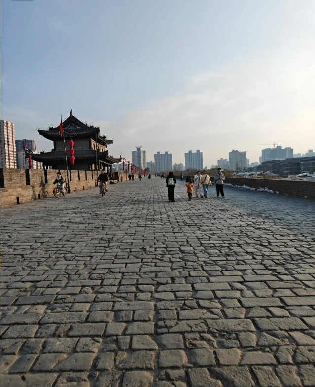 walk Xi'an City Wall