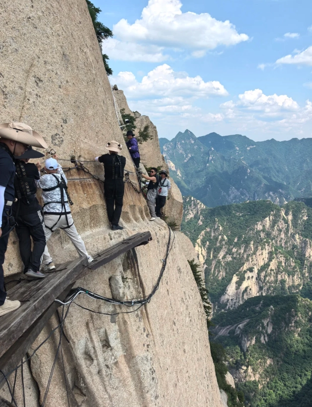Huashan Mountain hiking