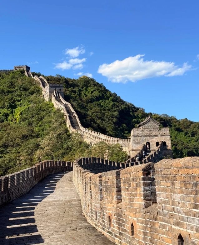 Badaling vs Mutianyu: Which Great Wall Section is Right for You?