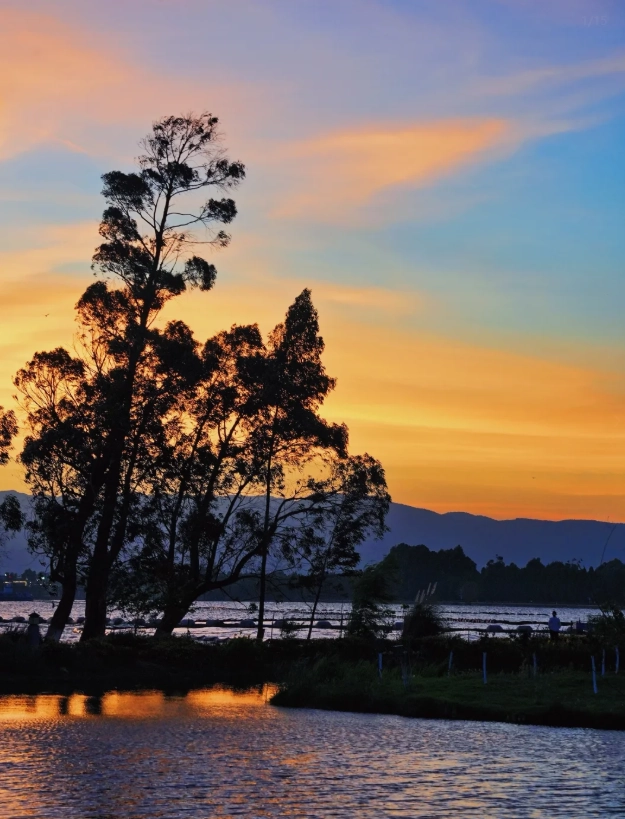 Photo of Dianchi Lake: Kunming old town