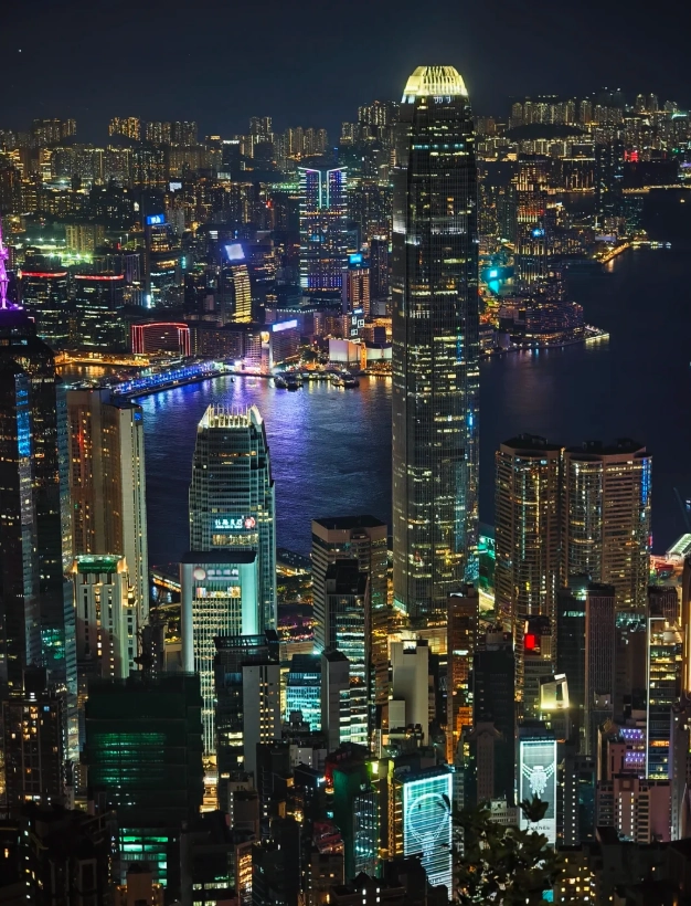 Victoria Peak at Night: Insider Tips for a Stellar View