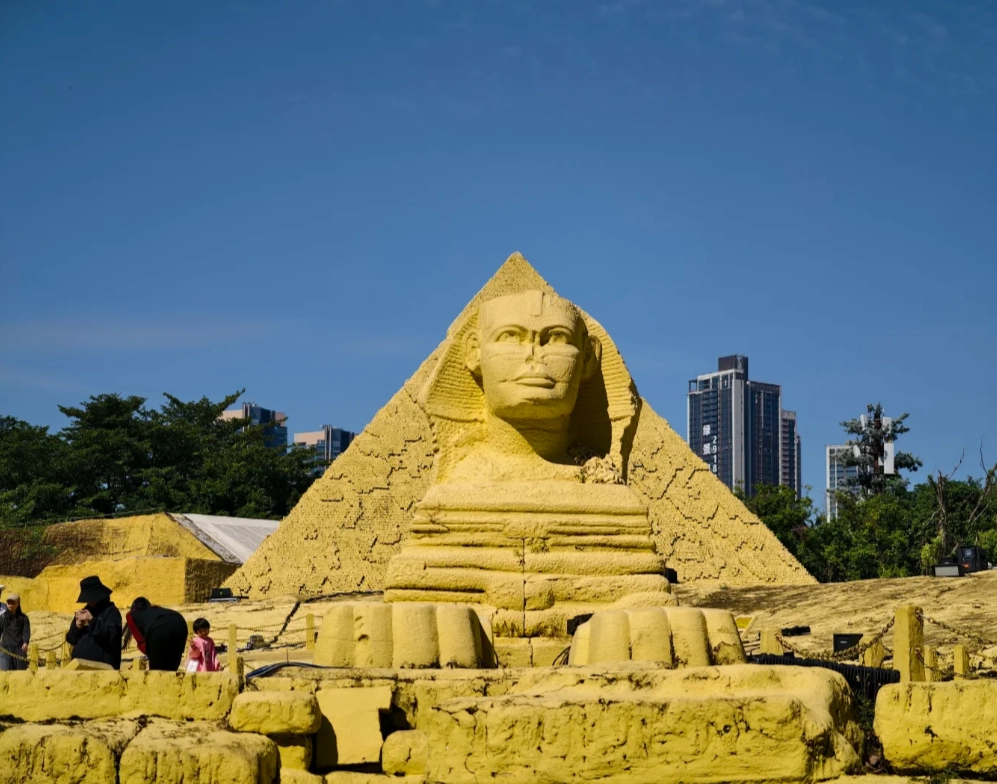 tourist attraction tourist attraction