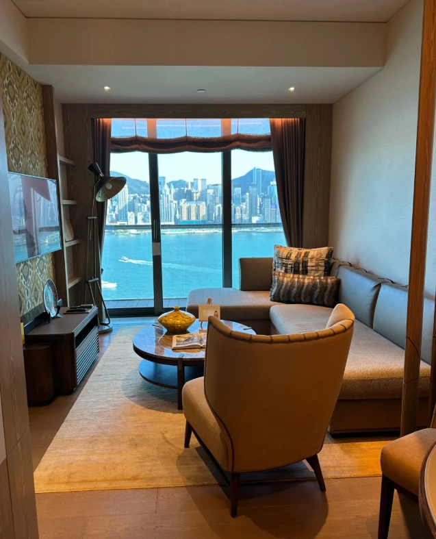 Where to Stay Near Victoria Harbour: Best Areas & Hotels