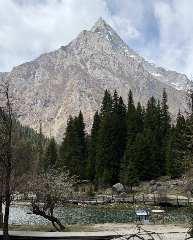 Sichuan hiking guide Sichuan hiking guide
