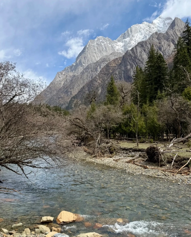 Four Sisters Mountain trekking Four Sisters Mountain trekking