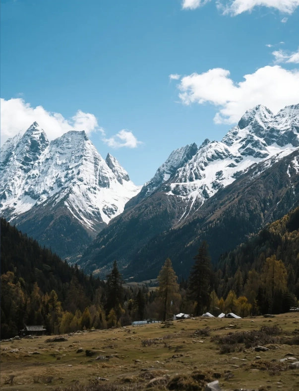 Sichuan mountain climbing Sichuan mountain climbing