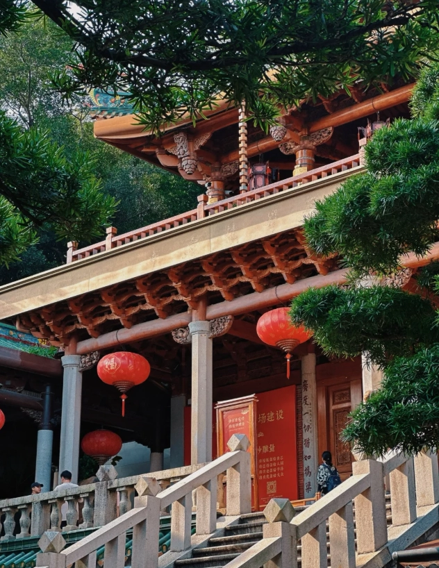 Buddhist temples in Xiamen Buddhist temples in Xiamen