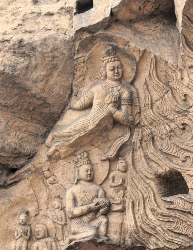 Photo of Yungang Grottoes: Yungang Grottoes vs Longmen