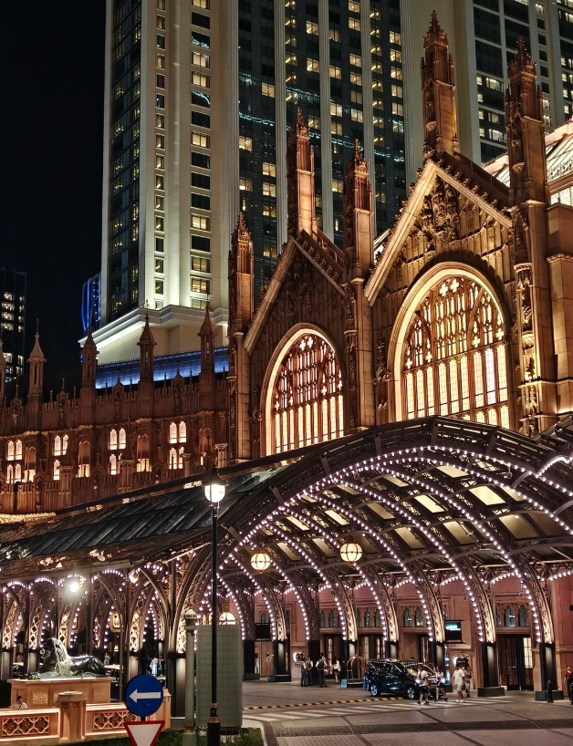 budget stays near The Venetian Macao budget stays near The Venetian Macao