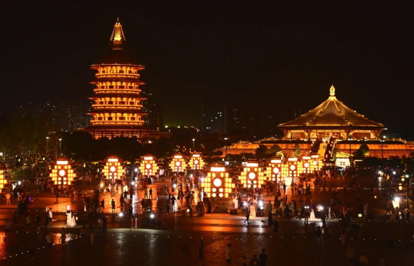 when to go to Luoyang