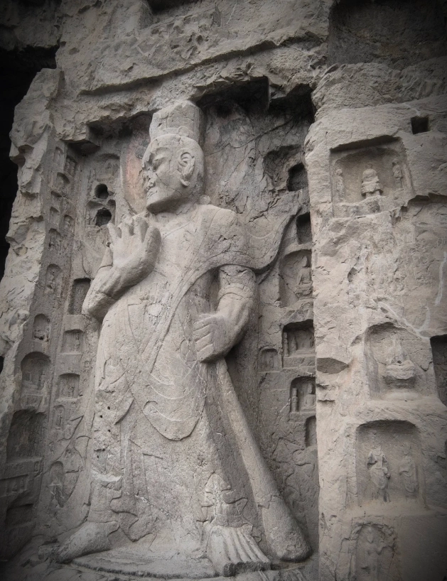how to visit Longmen Grottoes