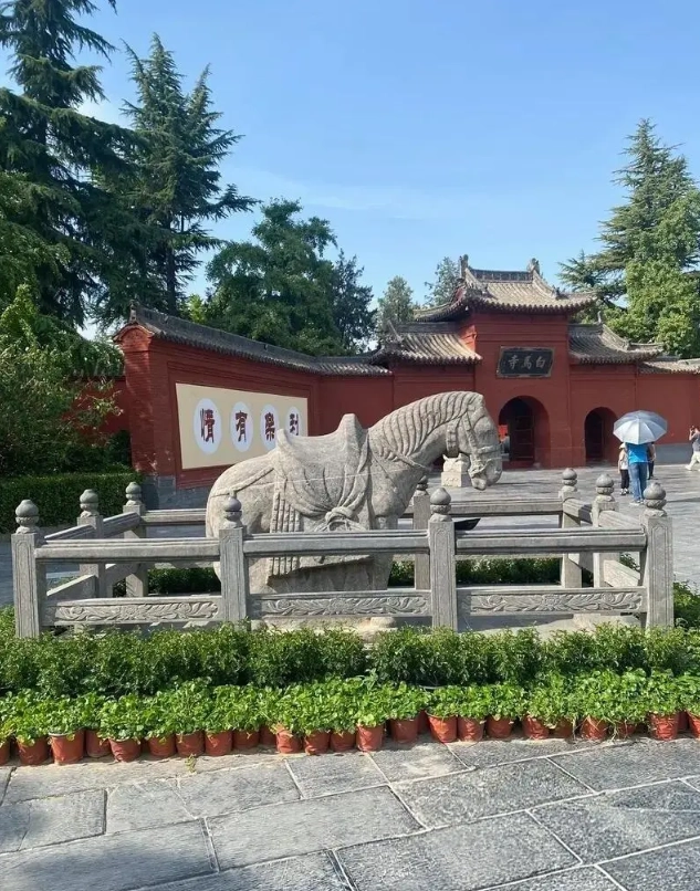 White Horse Temple vs other temples White Horse Temple vs other temples