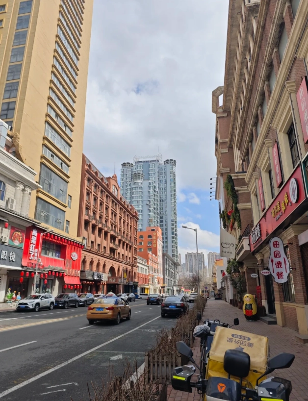 Photo of Zhongyang Pedestrian Street: Harbin walking street tour