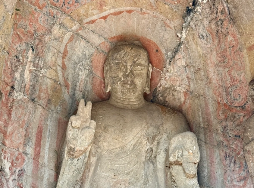 Longmen Grottoes guide