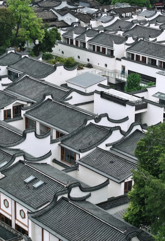 Three Lanes and Seven Alleys: Avoid the Crowds and Find Hidden Courtyards