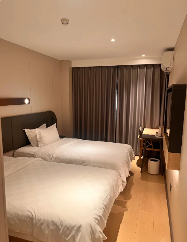 best places to stay Longmen Grottoes best places to stay Longmen Grottoes