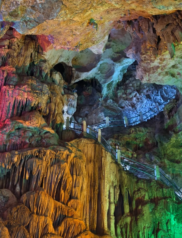 Guizhou cave tours