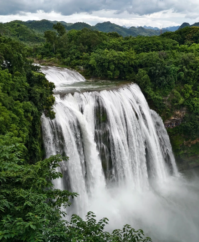 Huangguoshu Waterfall: Avoid Crowds with These Pro Tips