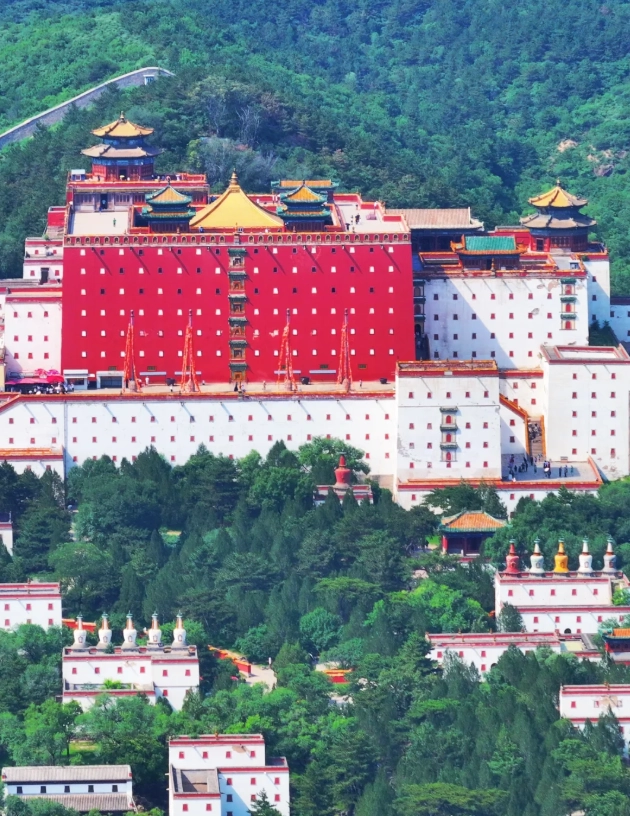 Photo of Putuo Zongcheng Temple: Chengde attractions