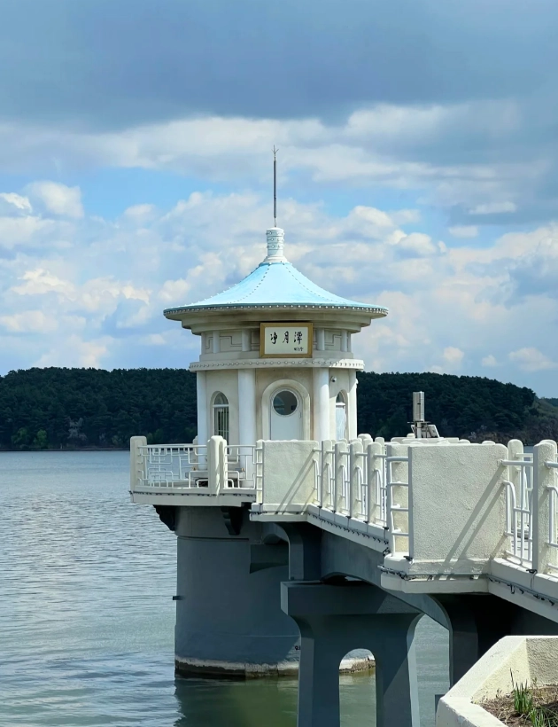 Jingyuetan National Forest Park