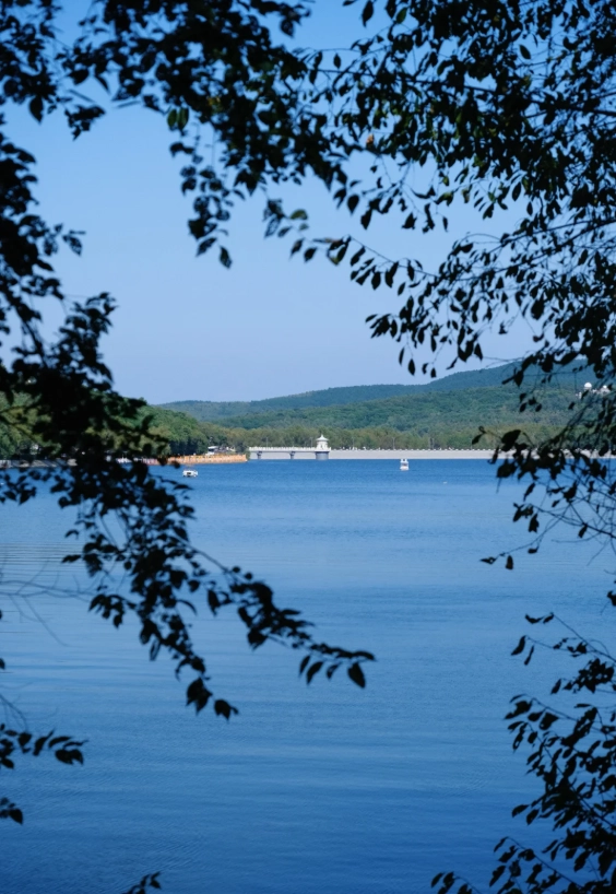 Photo of Jingyuetan National Forest Park: Jingyuetan hiking trails