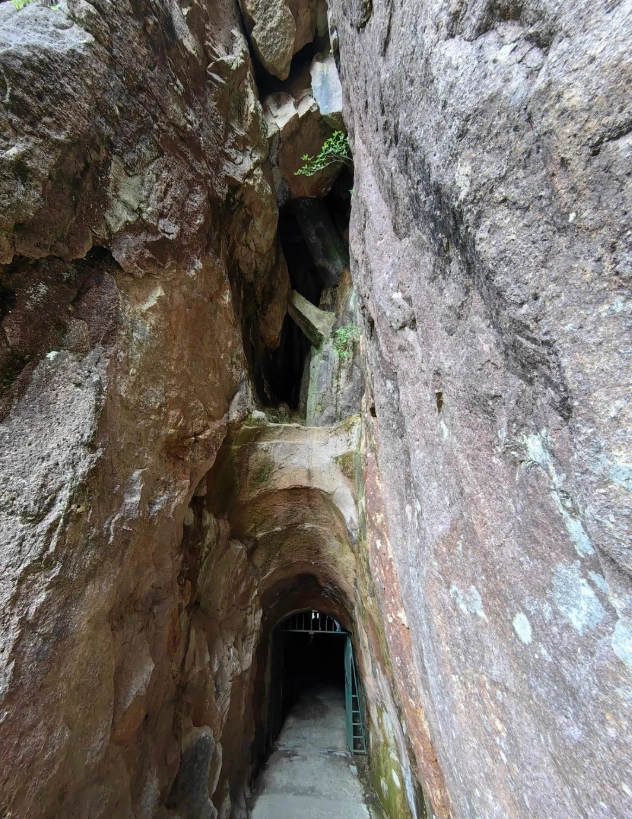 Photo of Yellow Mountain: West Sea Grand Canyon guide