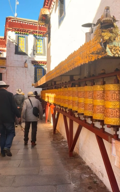 Travel photos of Lhasa: Tibet kora walking
