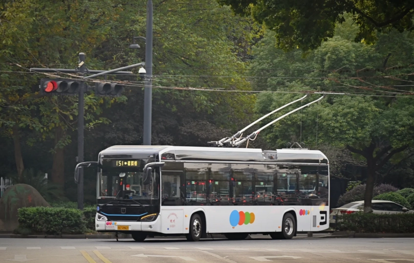West Lake transport tips West Lake transport tips