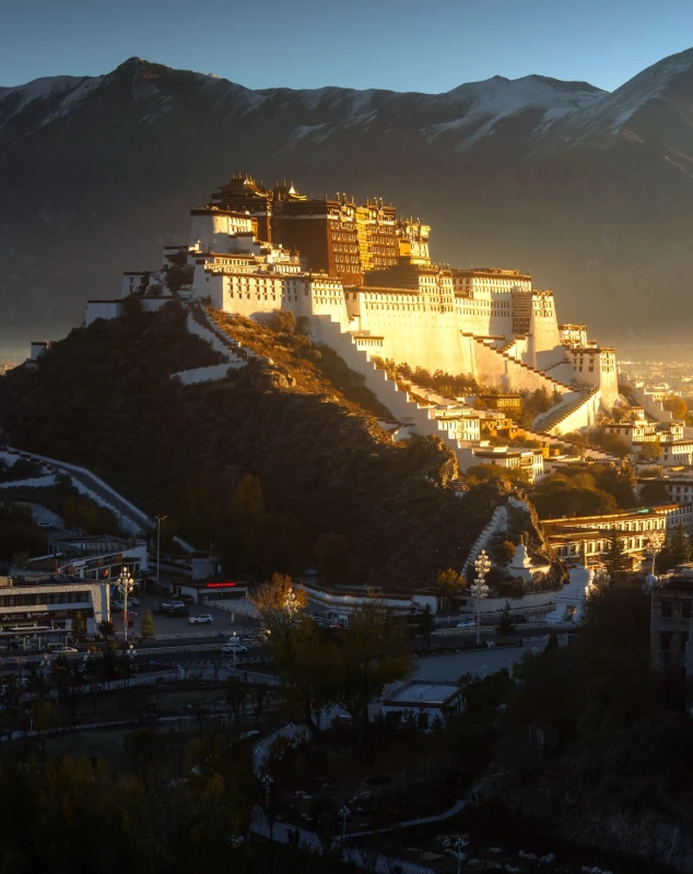 Best Lhasa Itinerary: Skip the Crowds & Save Money