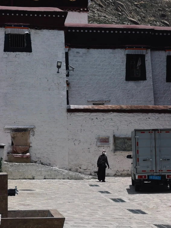Sera Monastery debates Sera Monastery debates