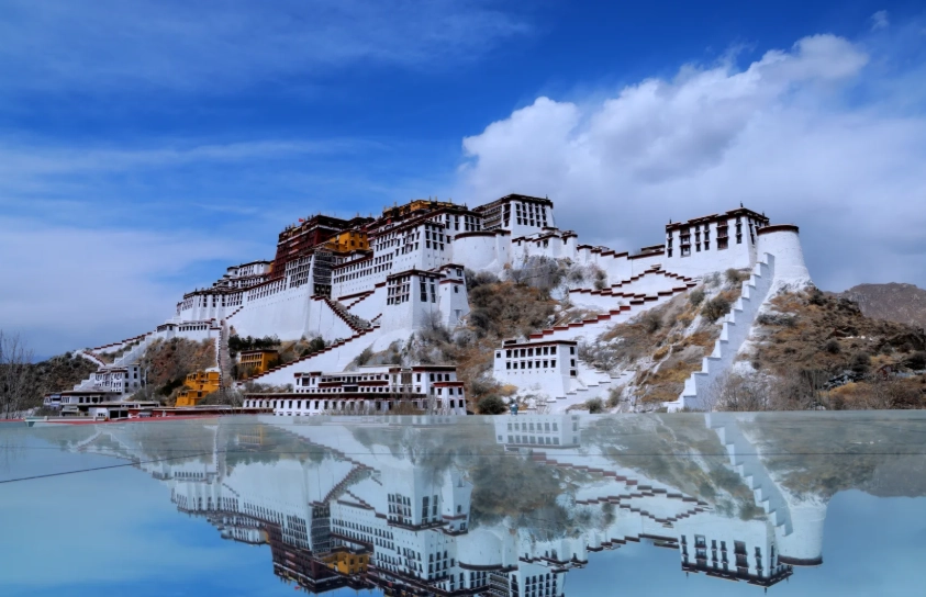 Lhasa Itinerary for First-Timers: Avoid Altitude Sickness & Crowds