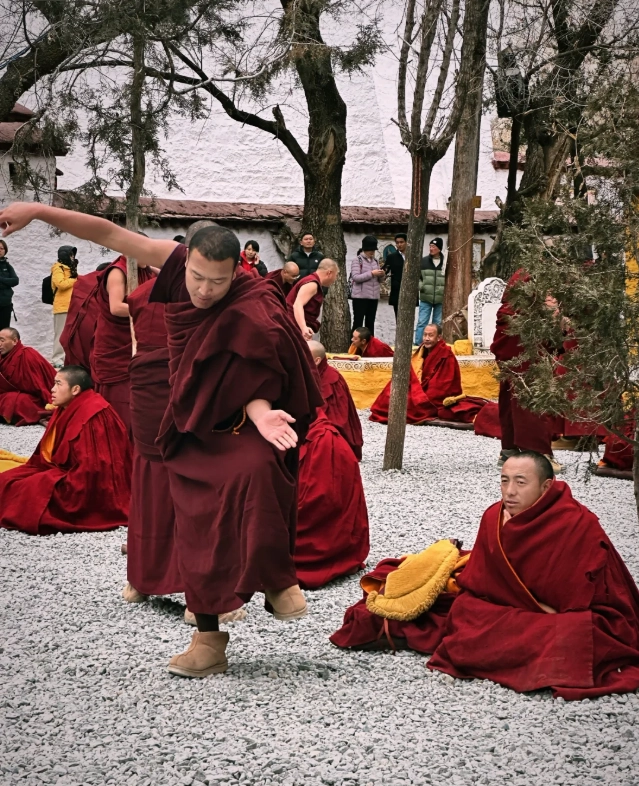 Lhasa monastery debating